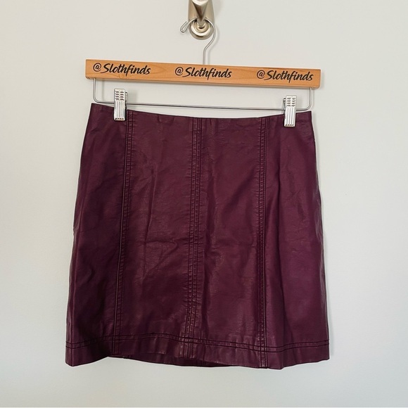 Free People x Urban Outfitters Faux Leather Mini Skirt- Burgundy- Size 4 - Picture 2 of 5